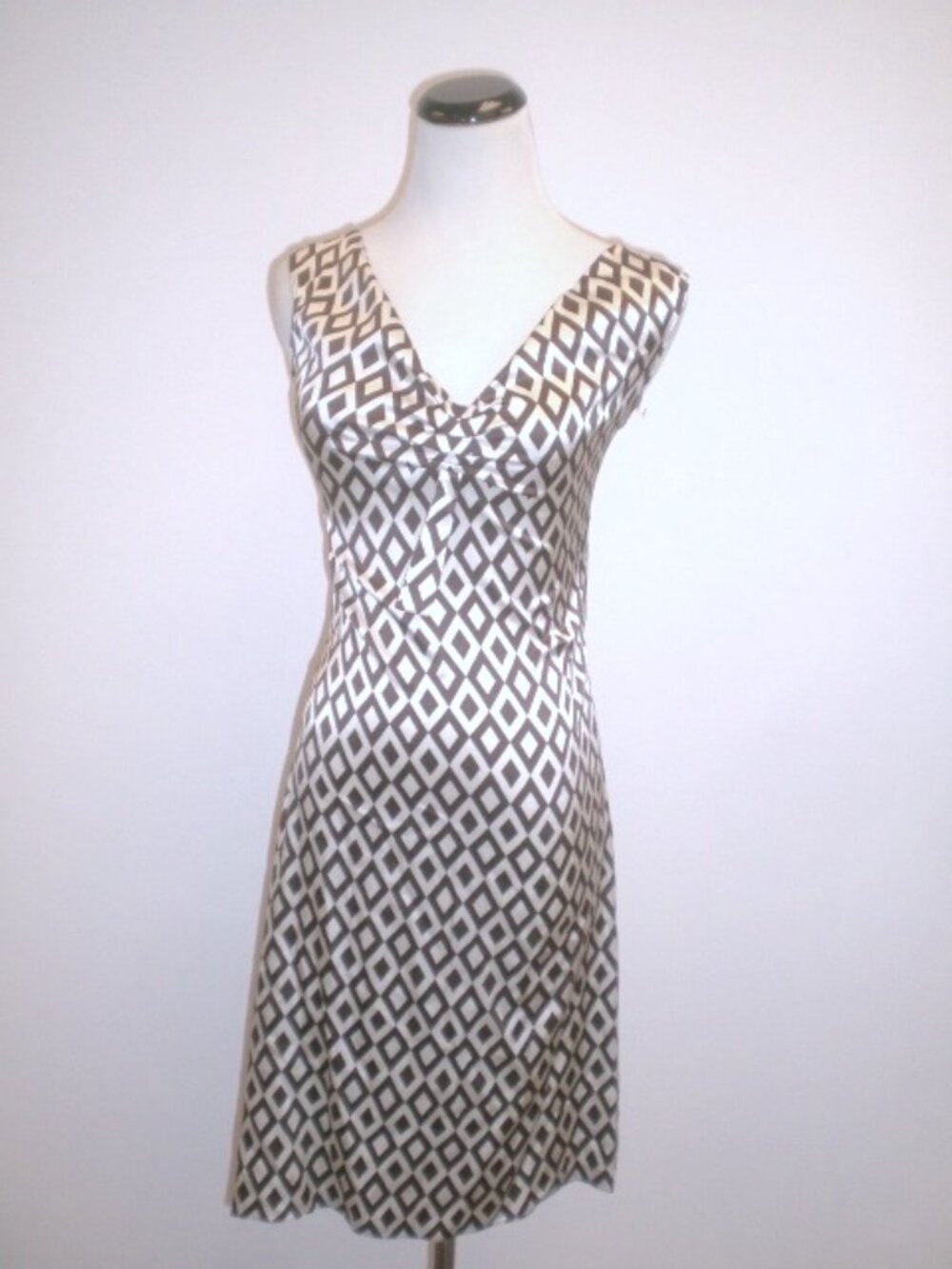 SPOONER PRAGUE BROWN WHITE V neck SILK Dress 2